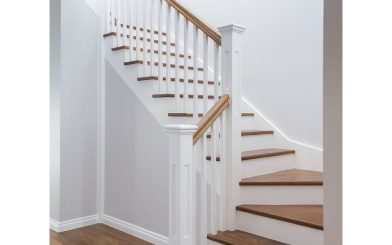 Esenyurt Ahşap Merdiven Tasarımı ve Uygulaması