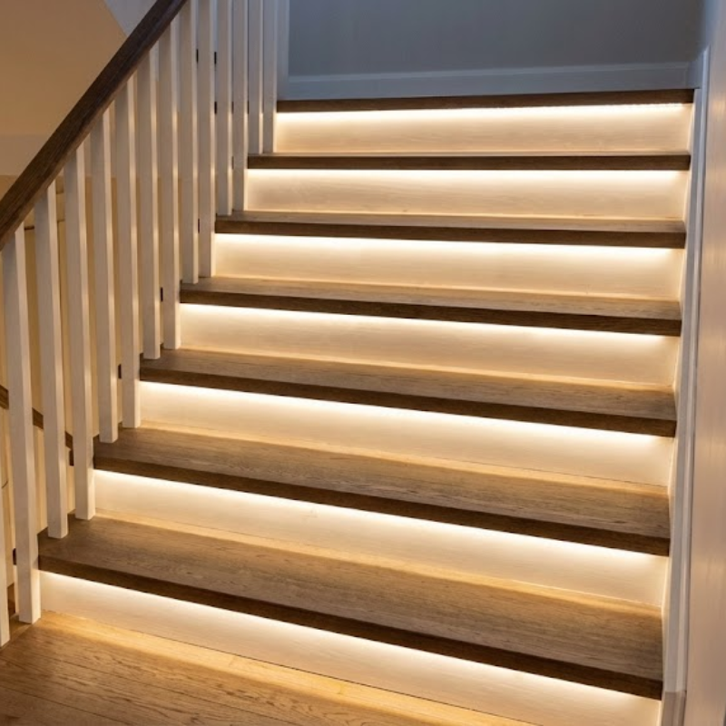 Riva Triplex Villa Ahşap Merdiven ve Kayın Küpeşte Uygulaması